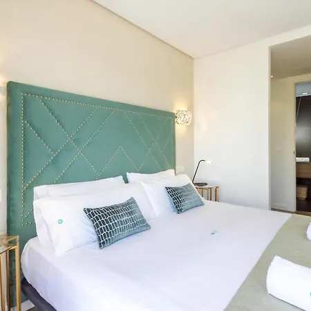 Marbella Banus Suites - Lily Playas Del Duque Banus Beach Apartment Exterior photo